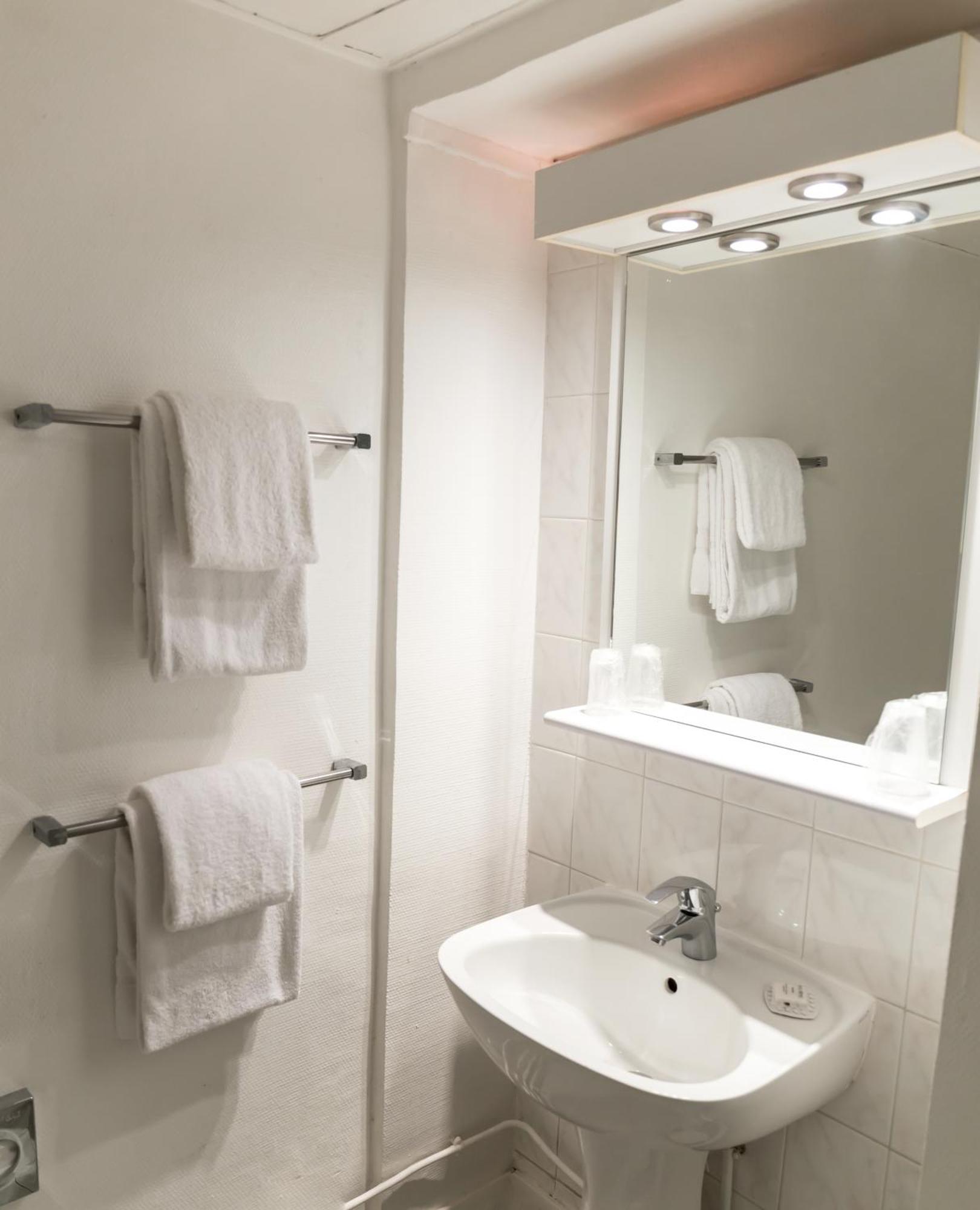 D'Win Hotel Paris Luaran gambar