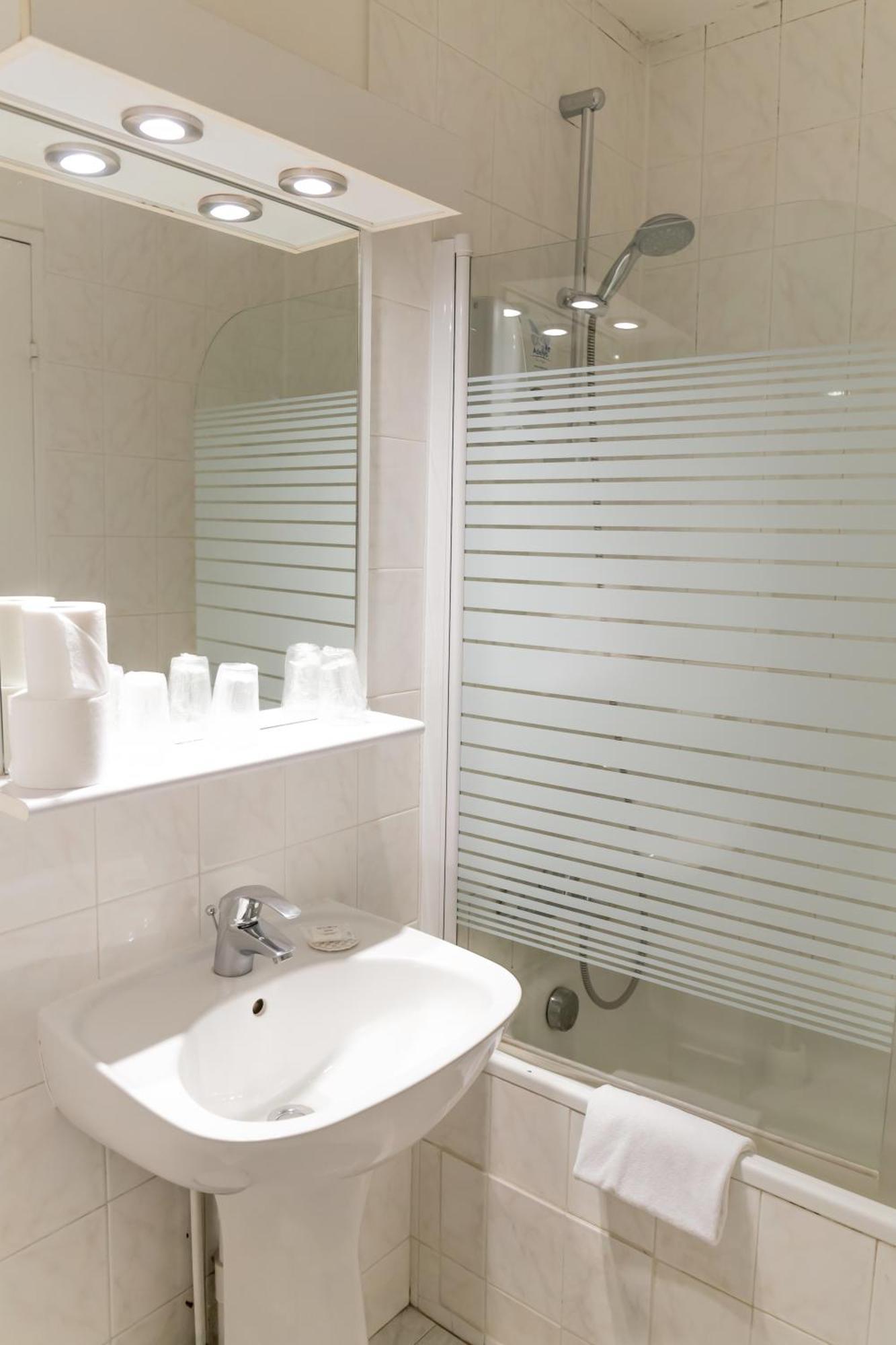 D'Win Hotel Paris Luaran gambar